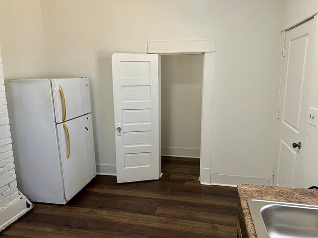 Photo - West End 3 Bedroom, 1 Bath for Rent! House