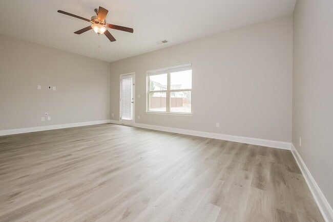 Photo - 231 Galway Ln