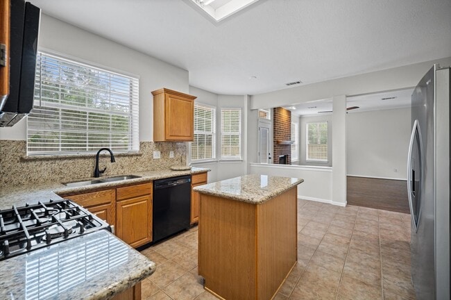 Photo - 7 Grey Birch Pl
