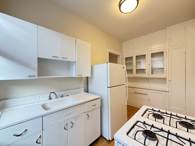 Photo - 805 Dempster St Unit E4