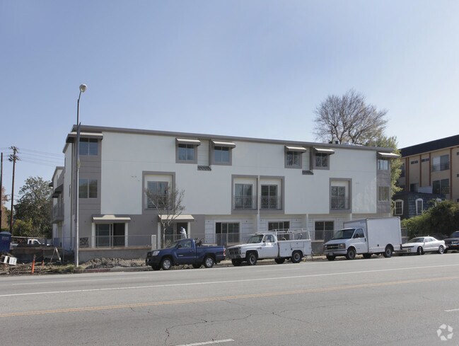 (AN/TI/YO:A) 5056 Laurel Canyon Blvd