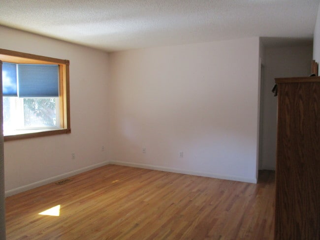 Photo - 1006 De La Vista Pl