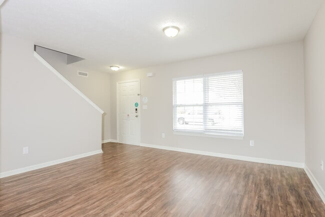 Photo - 1267 Constitution Dr