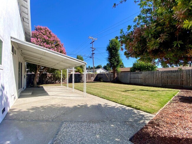 Photo - Gorgeous 5-bedroom home located in Fremont! – Huge Backyard!