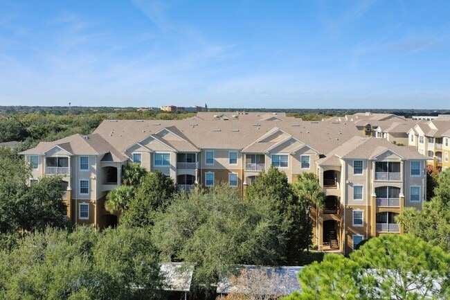 Building Photo - Upscale & renovated 3Bedrooms / 2Baths condo-unit in MetroWest community!