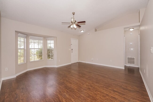 Photo - 14280 Rensselaer Rd