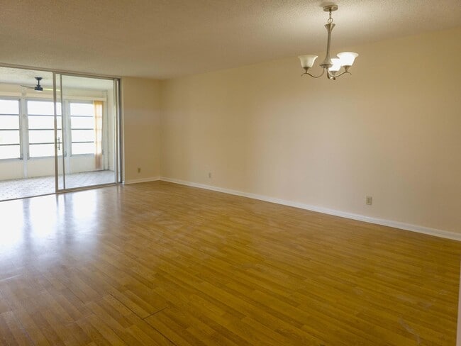 Photo - 24 Abbey Ln Unit 301