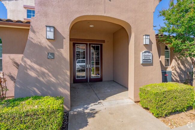 Entrance - Vineyard Family Apartments