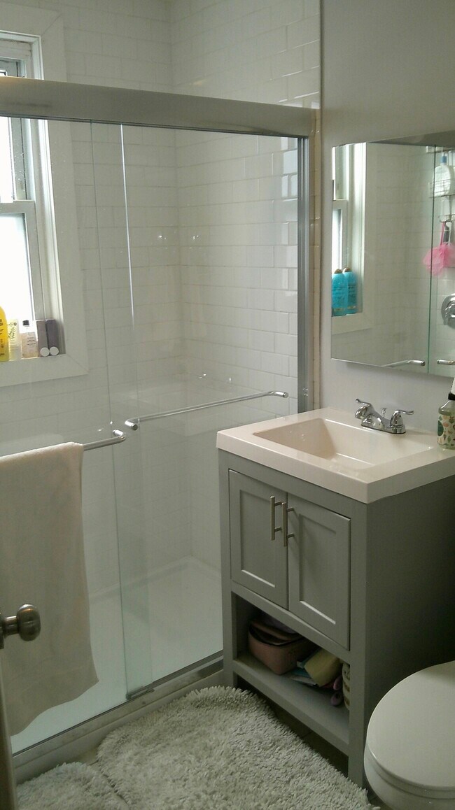 876 Adams St Unit 1