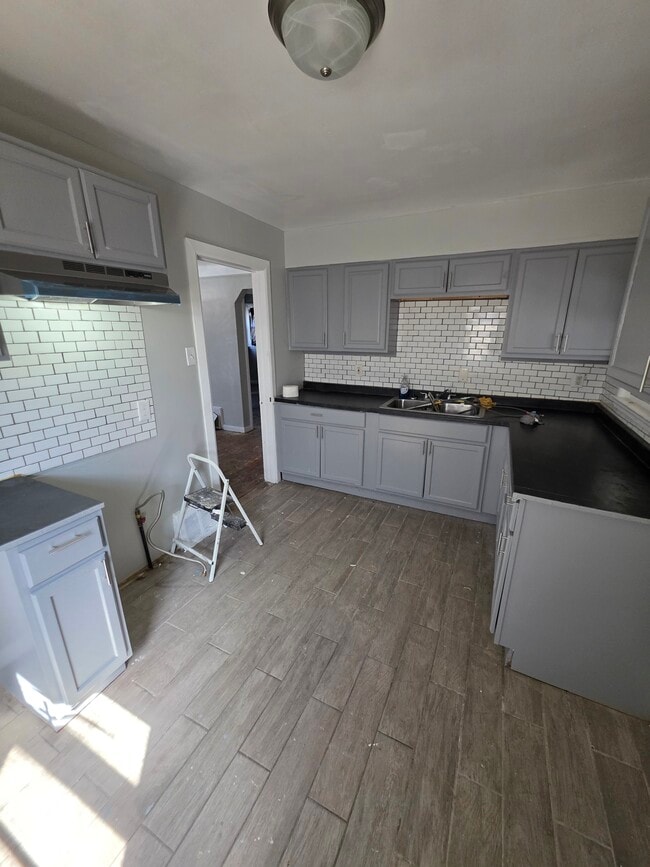 Photo - 18084 Goddard St