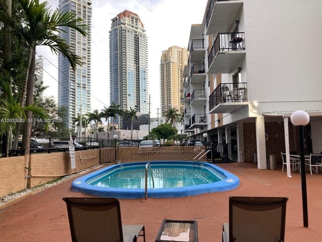 Building Photo - 18100 Atlantic Blvd Unit 312