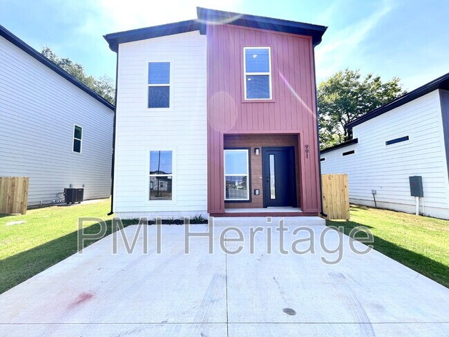 Building Photo - 991 Reading RR Ln Rental