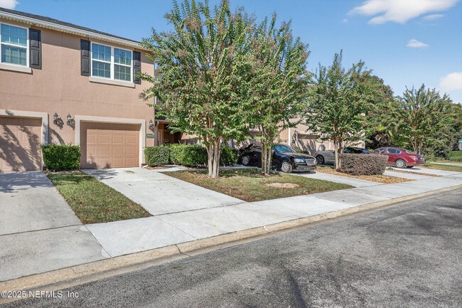 Photo - 3910 Buckthorne Dr