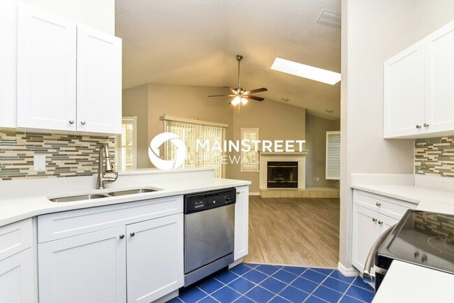 Photo - 3 Bedroom Pet-Friendly Home in Tarpon Spri...