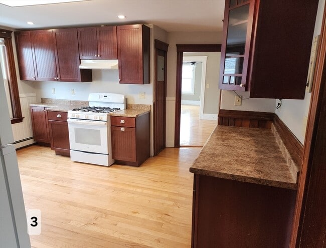 Building Photo - 21 Windham St Unit 3