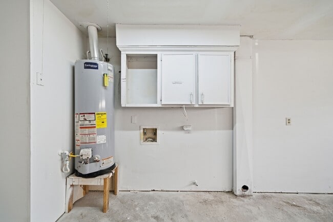 Building Photo - 122 White Cedar St