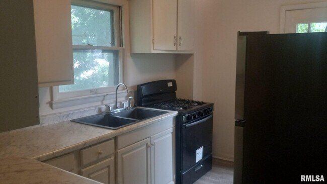 Photo - 735 20th Ave