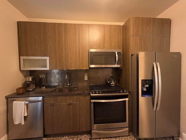 Photo - 138 W 30th St Unit 2