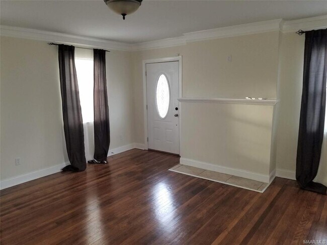 Photo - 301 N Capitol Pkwy