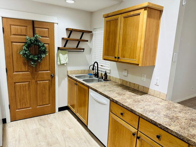 Photo - Charming Condo in Terrific Salmon Creek Location