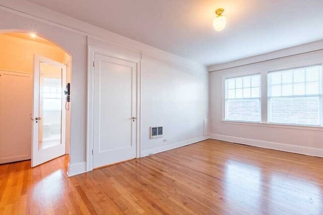 Photo - San Carlos Apartments