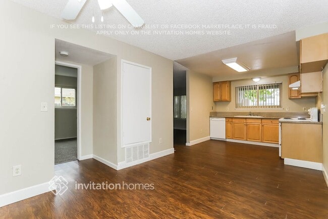 Photo - 9926 Burline St