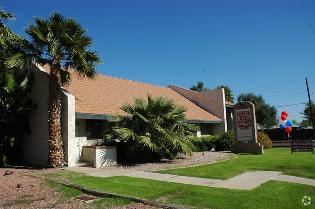 Fotografía del edificio - Arbor Creek