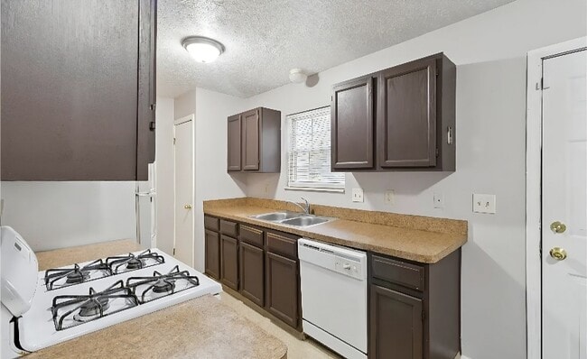 Photo - 937 Ansel Rd