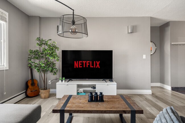 Photo - 235-215 15 Ave SW Unit ID1314495P