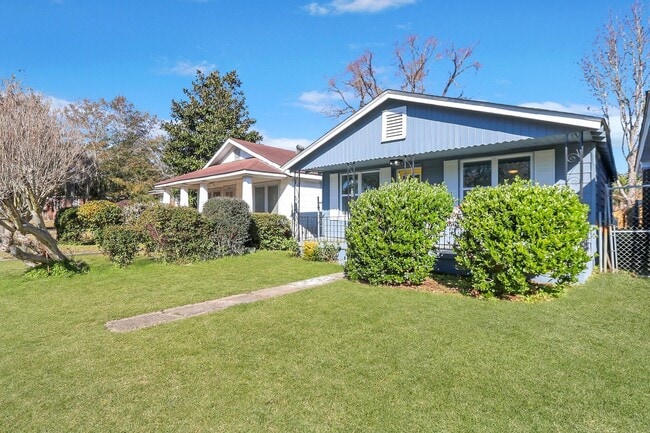 Photo - 3 BED | 2 BATH | REAR OFF-STREET PARKING |...