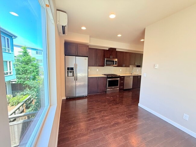 Photo - Mount Baker/Columbia City Townhouse