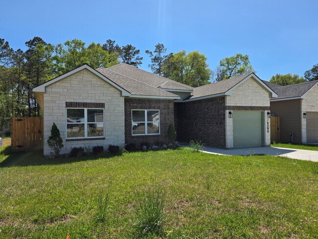 Photo - 16280 Jeet St