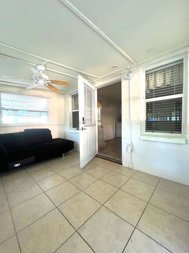 Photo - 516 Northmoor Ave N