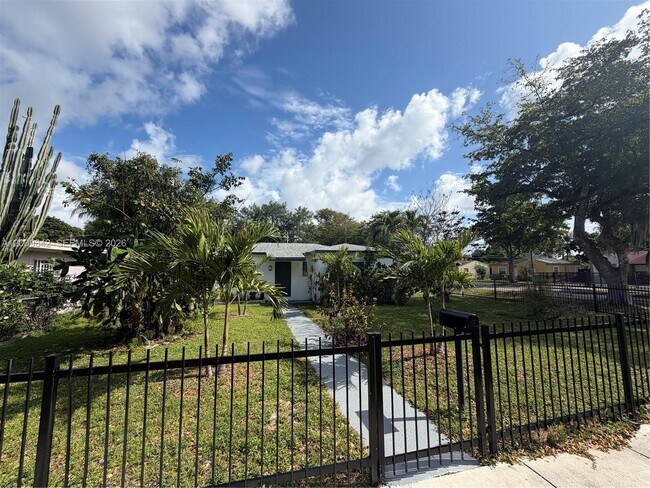 Photo - 1005 NW 123rd St