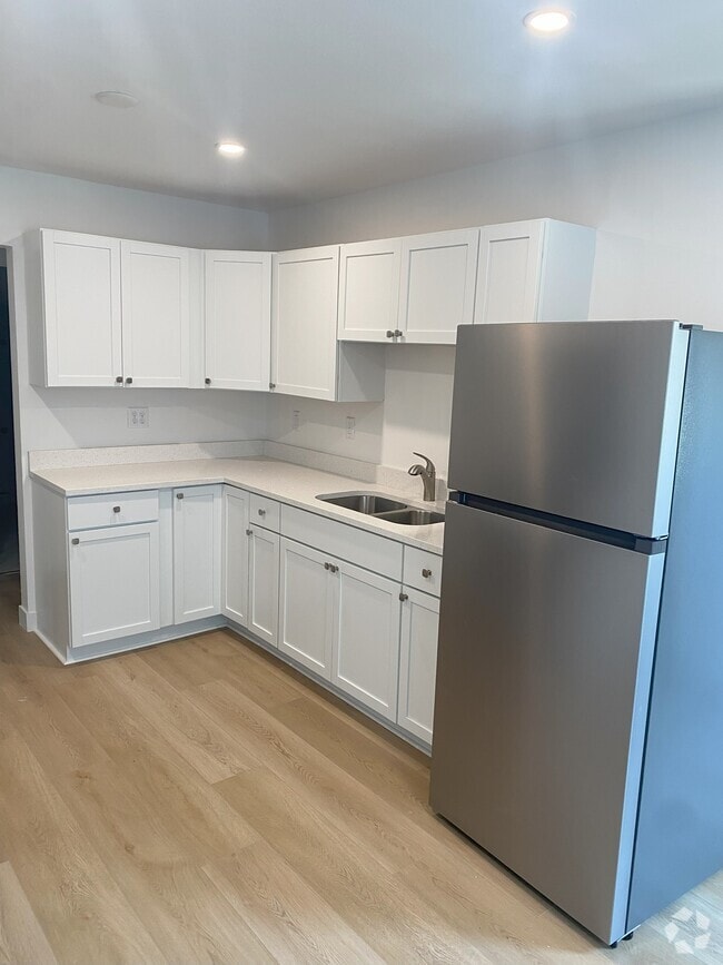 Building Photo - 2800 White Bear Ave Rental