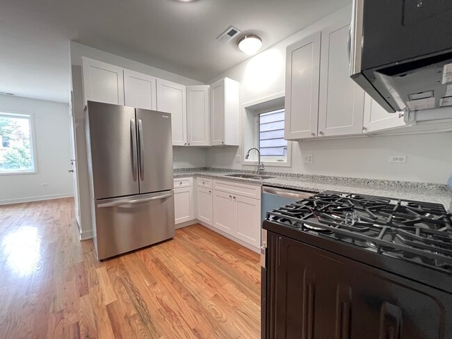 Photo - 226 W 24th St