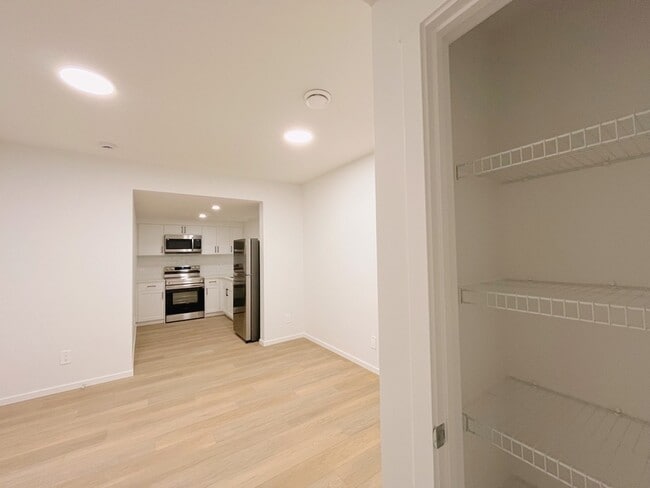 Photo - 3435-3169 169 St. SW Unit Lower