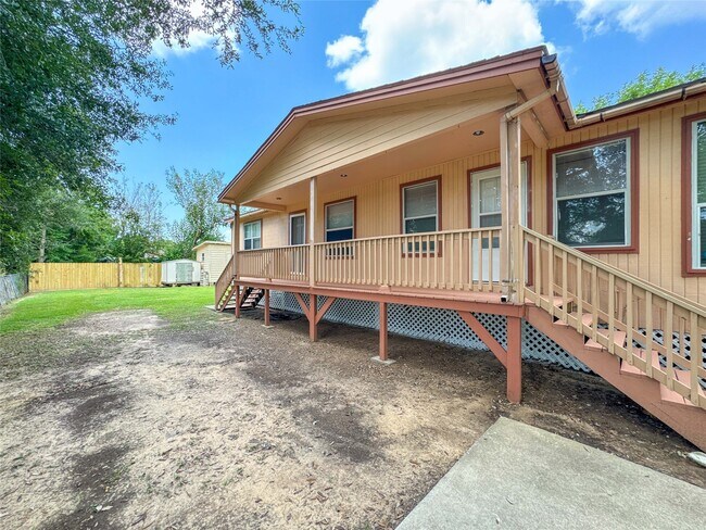 Photo - 4717 Heron St