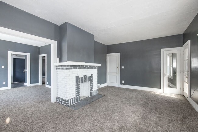 Photo - 12617 Edmonton Ave Unit 1