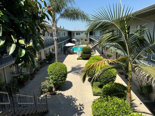 Photo - 1 bed 1 bath with pool and laundry! Unit 21