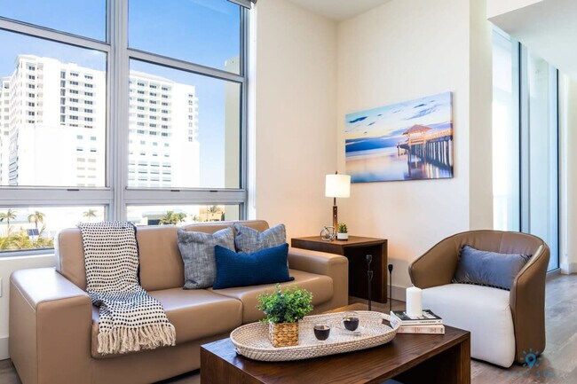 Building Photo - 777 N Ocean Dr Rental