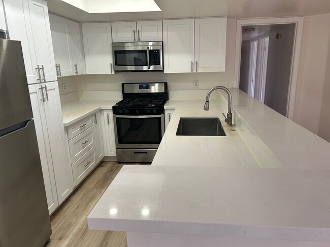 Photo - 4760 Templeton St Unidad 3114