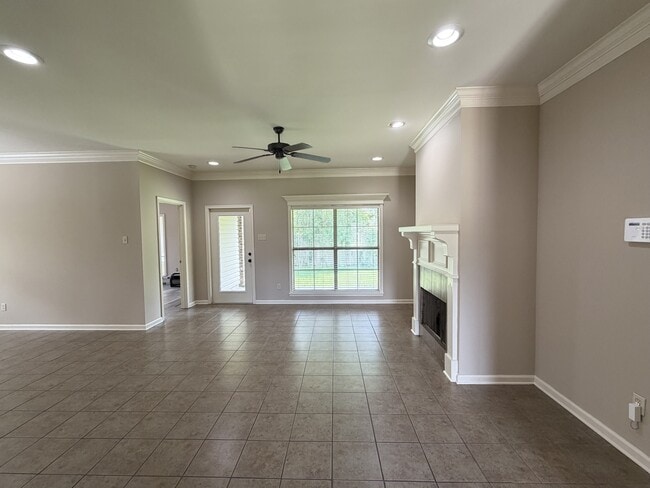 Photo - 124 St Fabian Dr