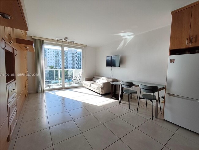 Photo - 19201 Collins Ave Unit 434