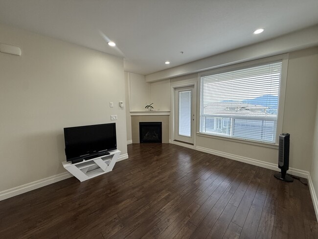 Photo - 6026-6026 Lindeman St