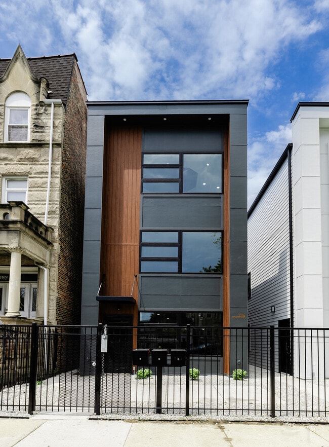 Building Photo - 5637 S Prairie Ave Unit 2