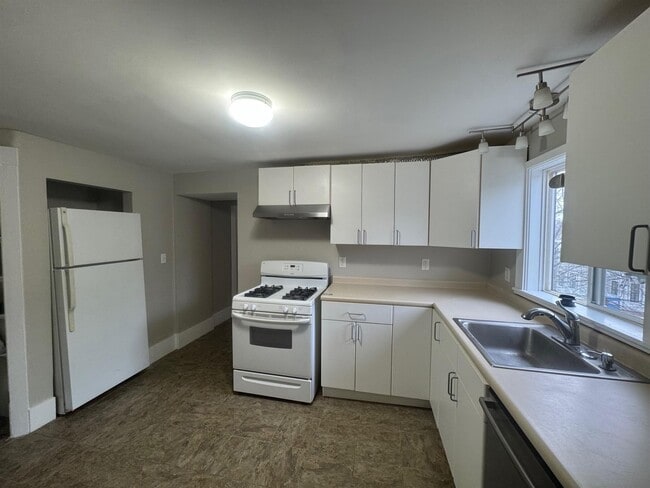 Photo - 28 Francesca Ave Unit 3