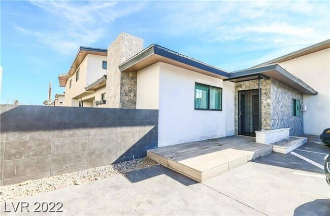 Photo - LOMA Apartments