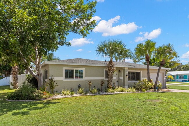 Photo - NEWLY RENOVATED Home For Rent in St Pete!
