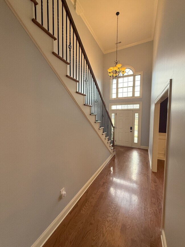 Photo - 118 Crystal Lake Dr